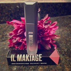 Il Makiage Infinity Long-Wear Matte Lip Cream